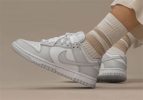 nike dunk low weiß photon dust|nike dunks photon dust women.